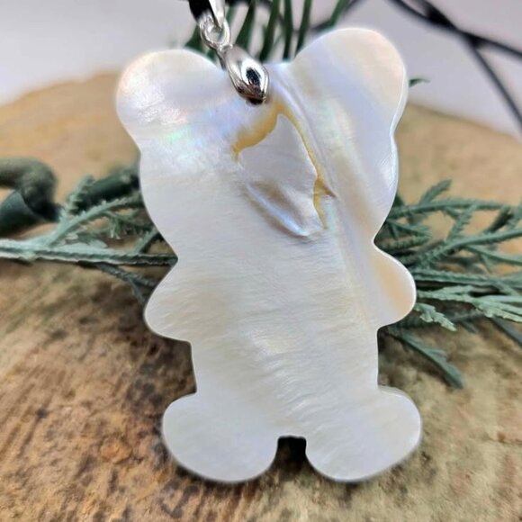 Adorable Nature Abalone Shell Cute Panda Pendant Necklace - Picture 4 of 10